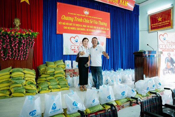 Hình ảnh minh họa nhóm hỗ trợ, biểu tượng của sự giúp đỡ và cộng đồng.